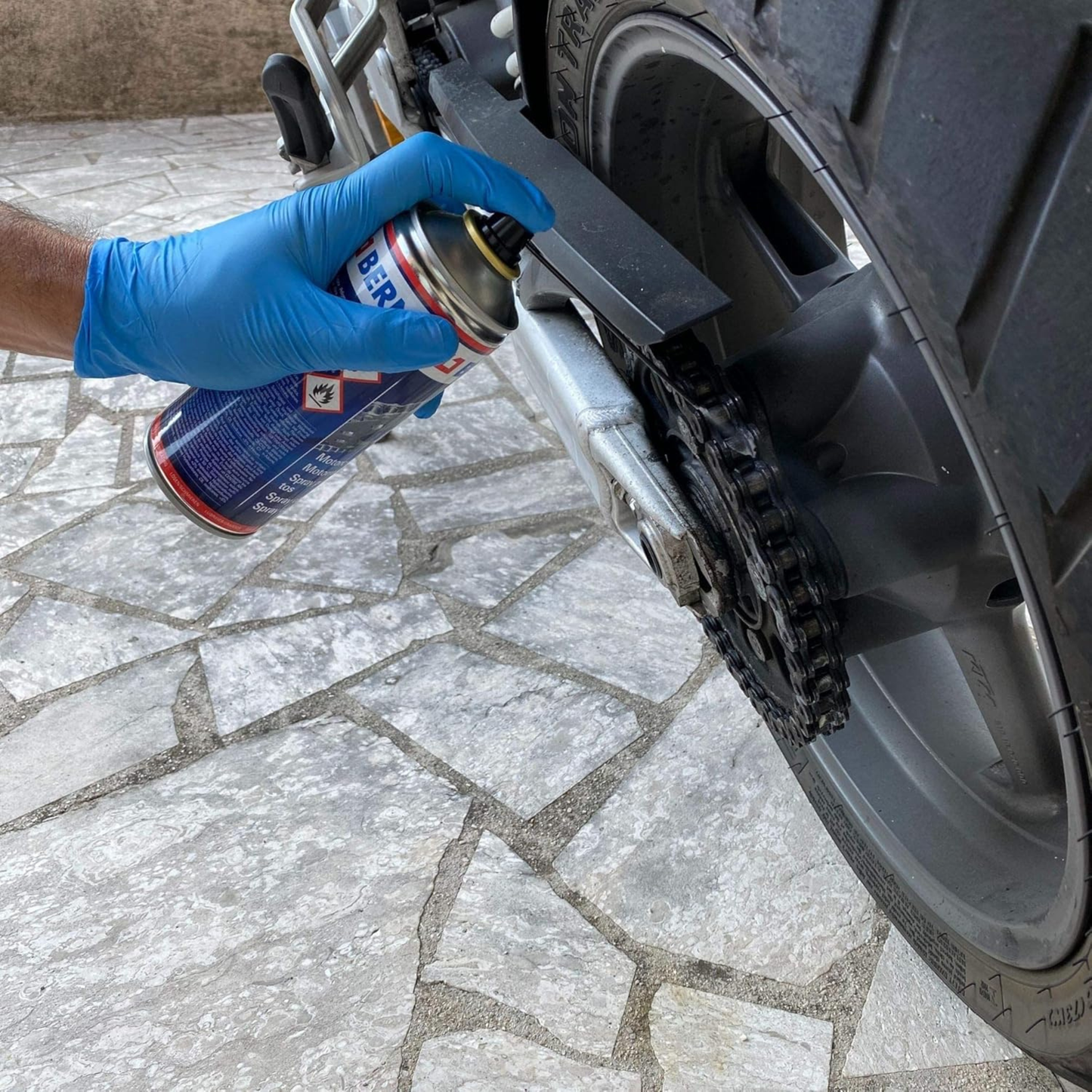 Berner Motorcycle Chain Grease Spray  High-Performance Chain Lubricant for Motorbikes 200ml